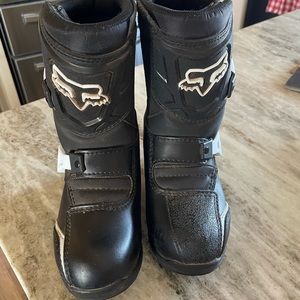 Kids riding boots.